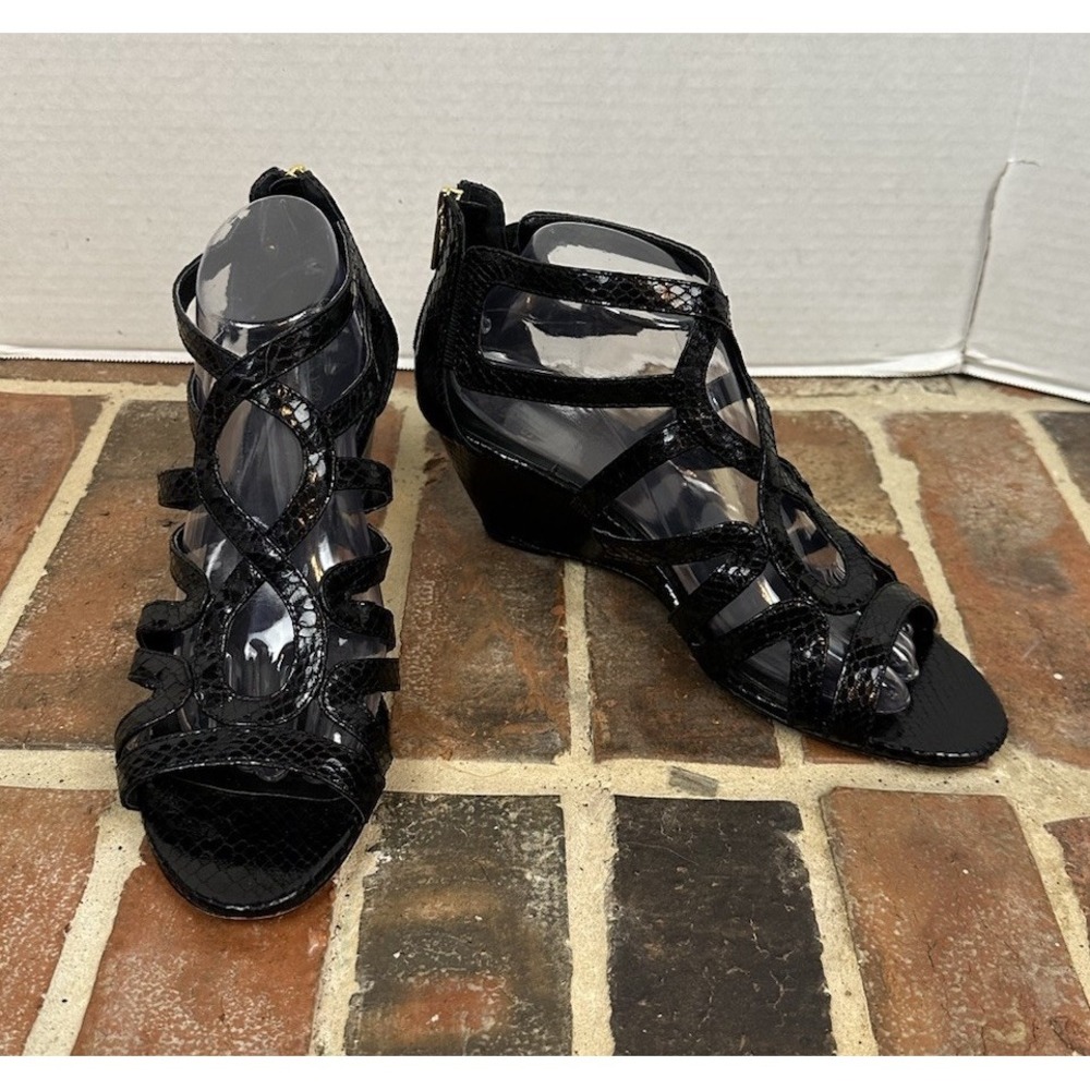 Isola Sandals Gladiator Ankle Straps Wedge Heels Black Leather Women's 8.5‎